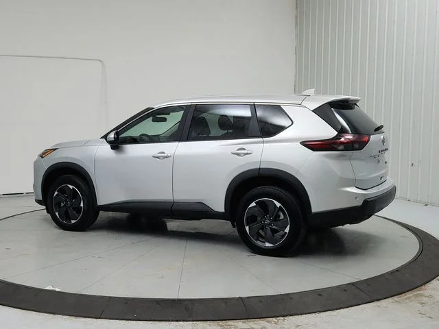 Used 2024 Silver Nissan SV image 5