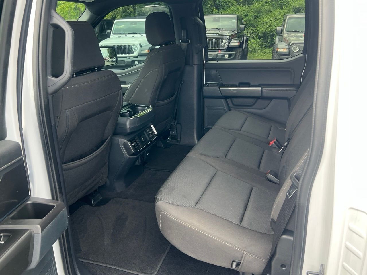 Used 2023 White Ford XLT image 10