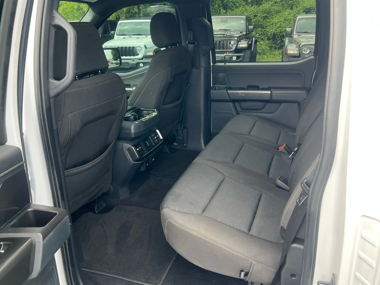 Used 2023 White Ford XLT image 10
