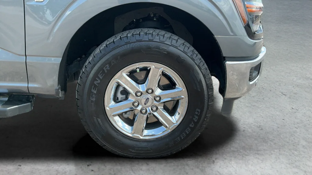 Used 2024 Gray Ford XLT image 25