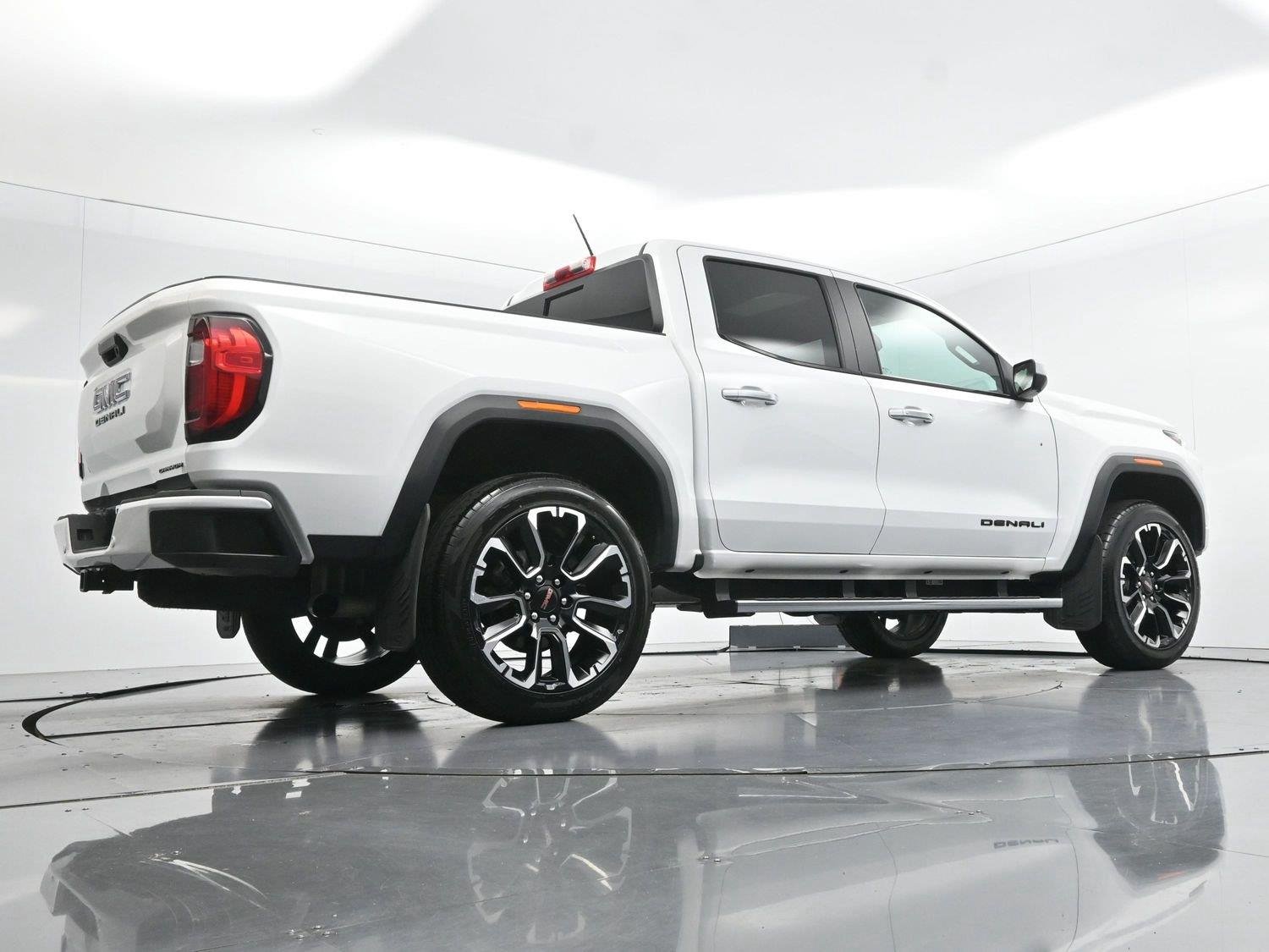 Used 2024 Summit White GMC Denali image 51