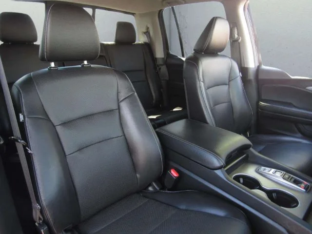 Certified Used 2024 Crystal Black Pearl Honda AWD RTL image 11