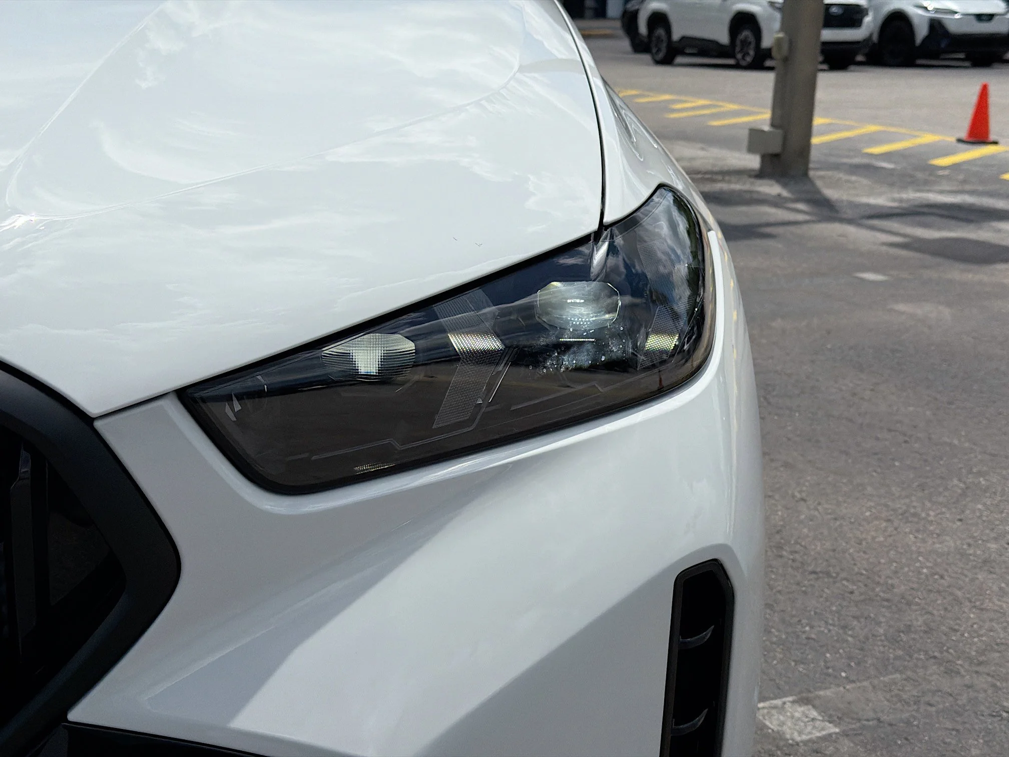 New 2027 Alpine White BMW M60i image 9