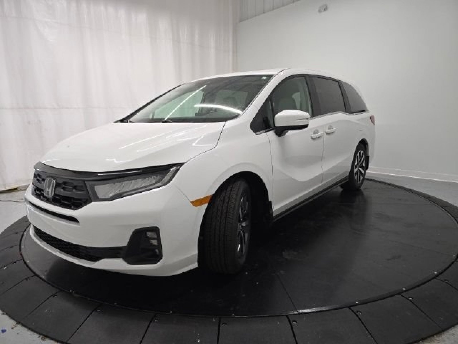 New 2026 Platinum White Pearl Honda EX-L image 16
