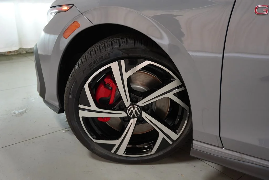 New 2026 Moonstone Gray Volkswagen SE image 33
