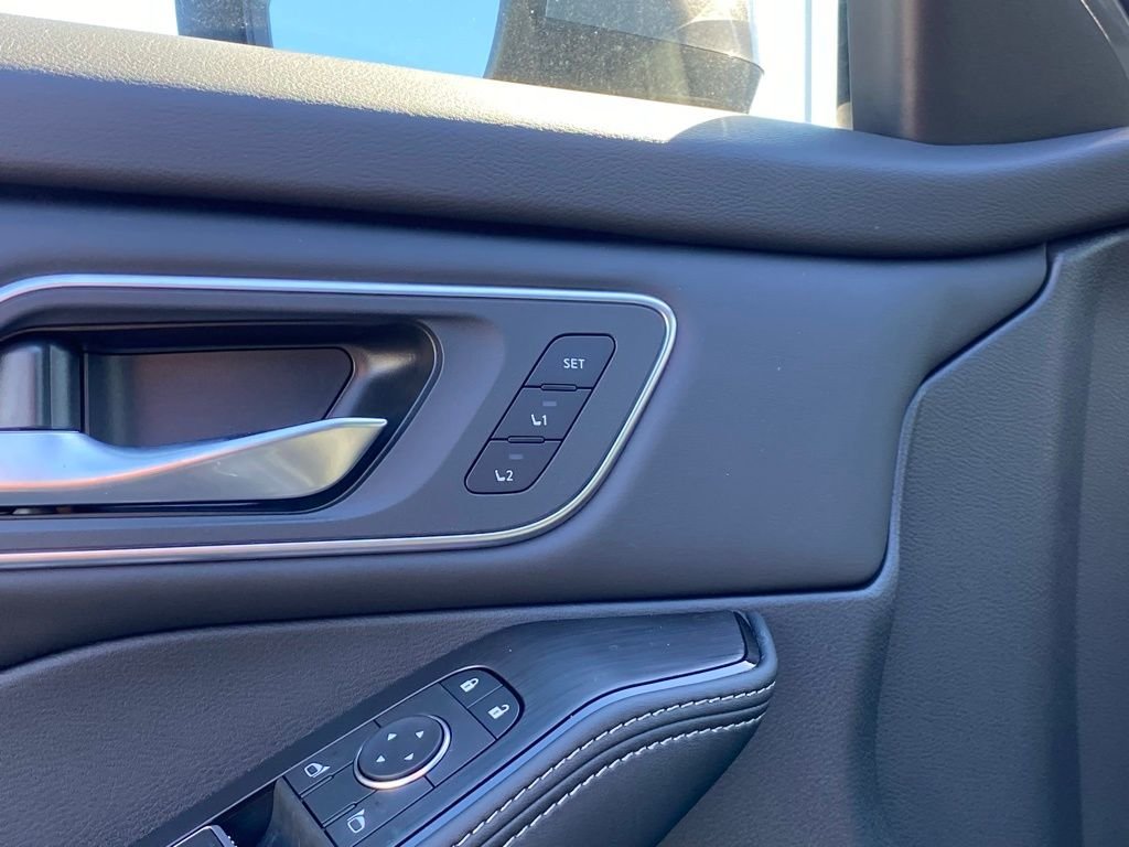 2026 Nissan Rogue Platinum - Photo 13