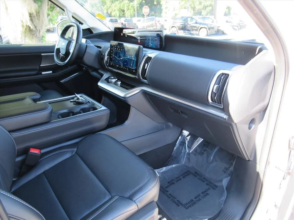 Used 2025 Silver Ford Platinum image 10
