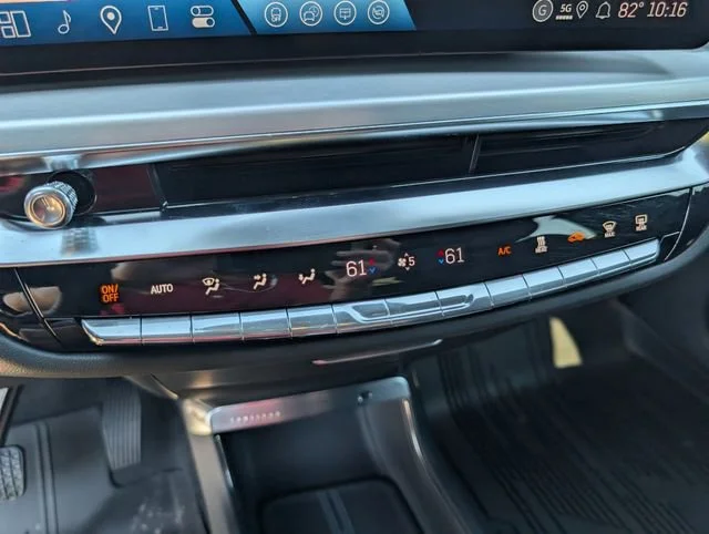 2026 Cadillac LYRIQ Luxury - Photo 27