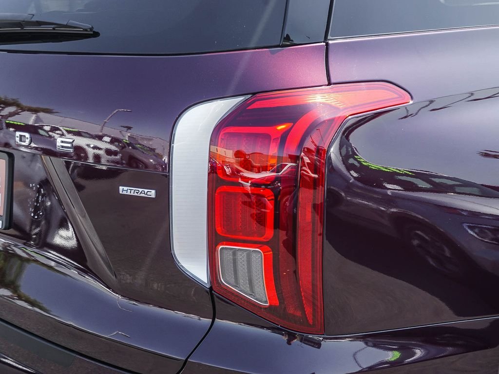 Used 2022 Red Hyundai Calligraphy image 7