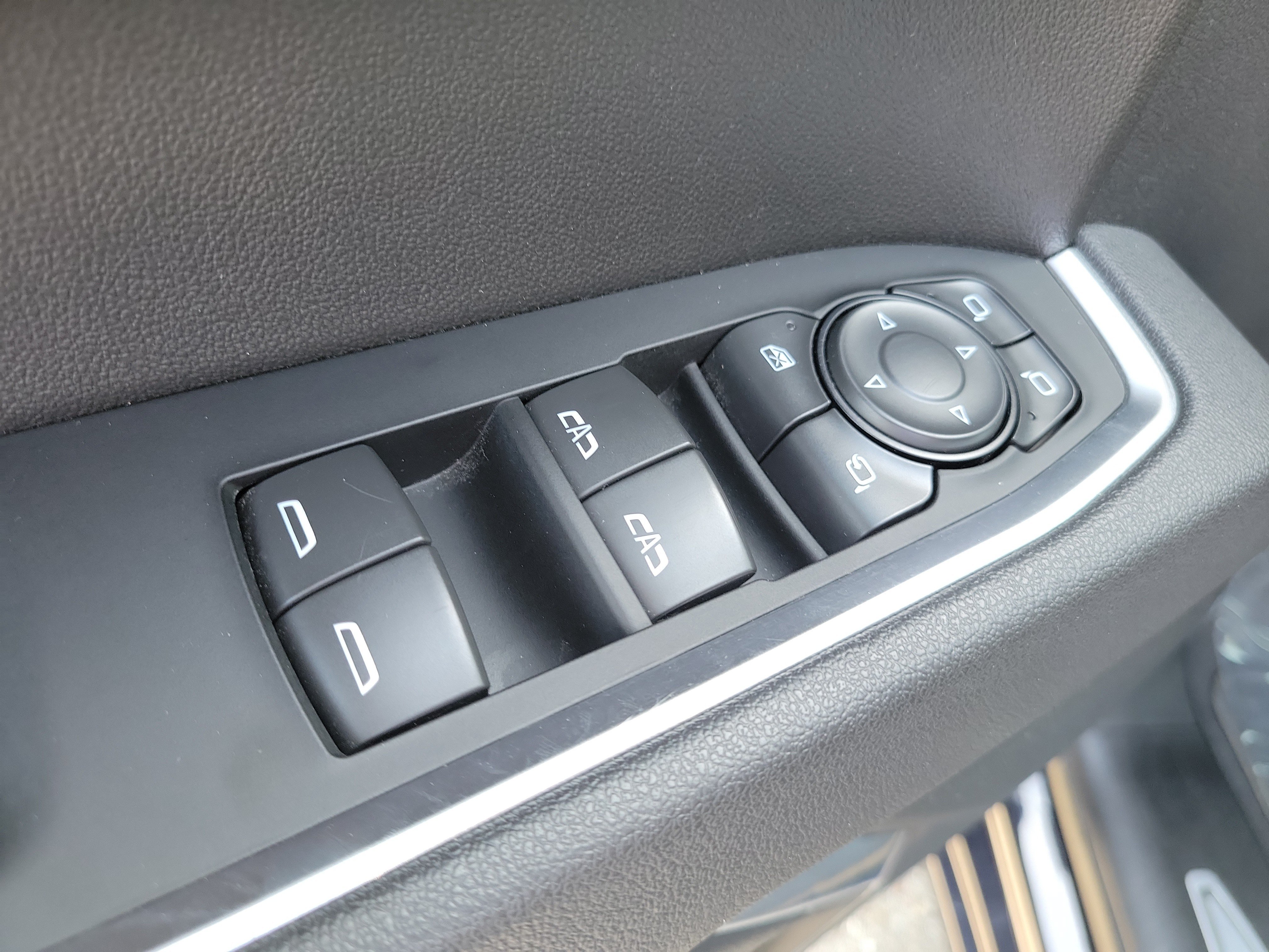 Used 2025 Titanium Rush Metallic GMC SLT image 20