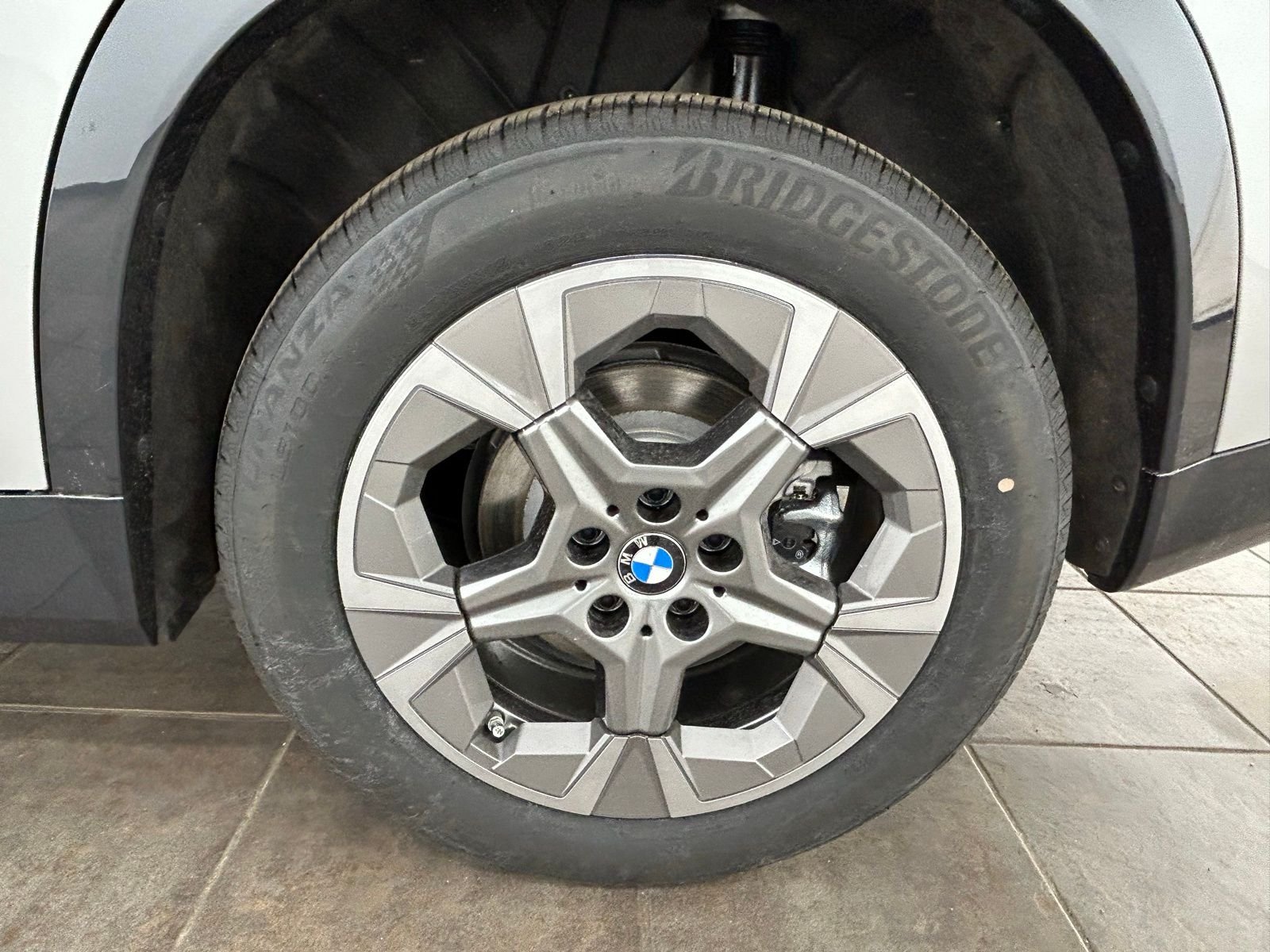 New 2026 Space Silver Metallic BMW xDrive28i image 58