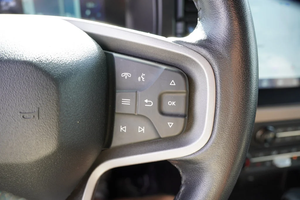Used 2023 Azure Gray Metallic Tri-Coat Ford Wildtrak image 31