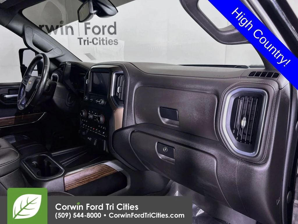 Used 2022 Black Chevrolet High Country image 32