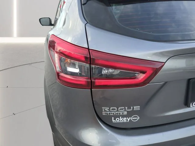 Used 2020 Gray Nissan SL image 9