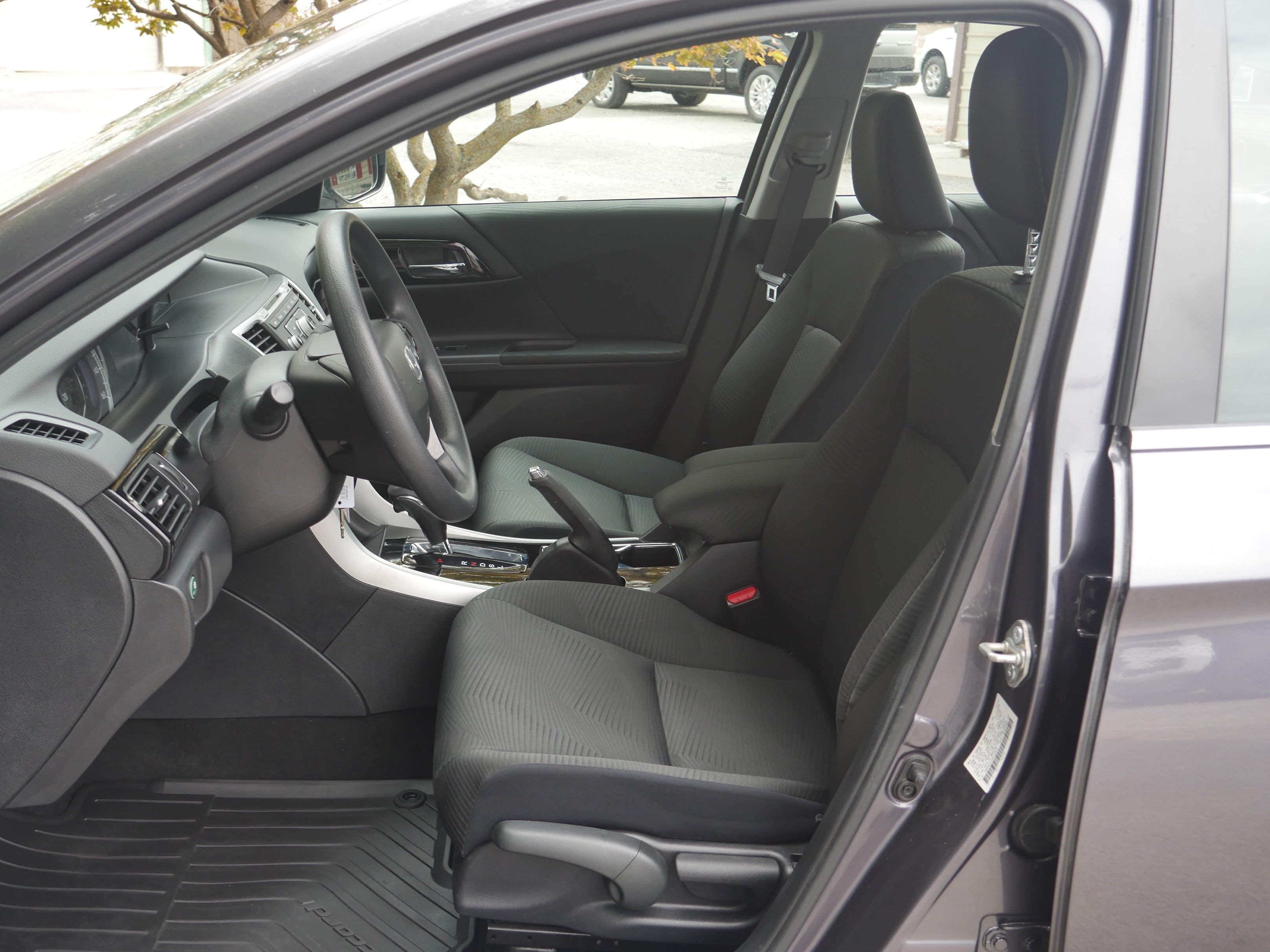 Used 2016 Modern Steel Metallic Honda LX image 3