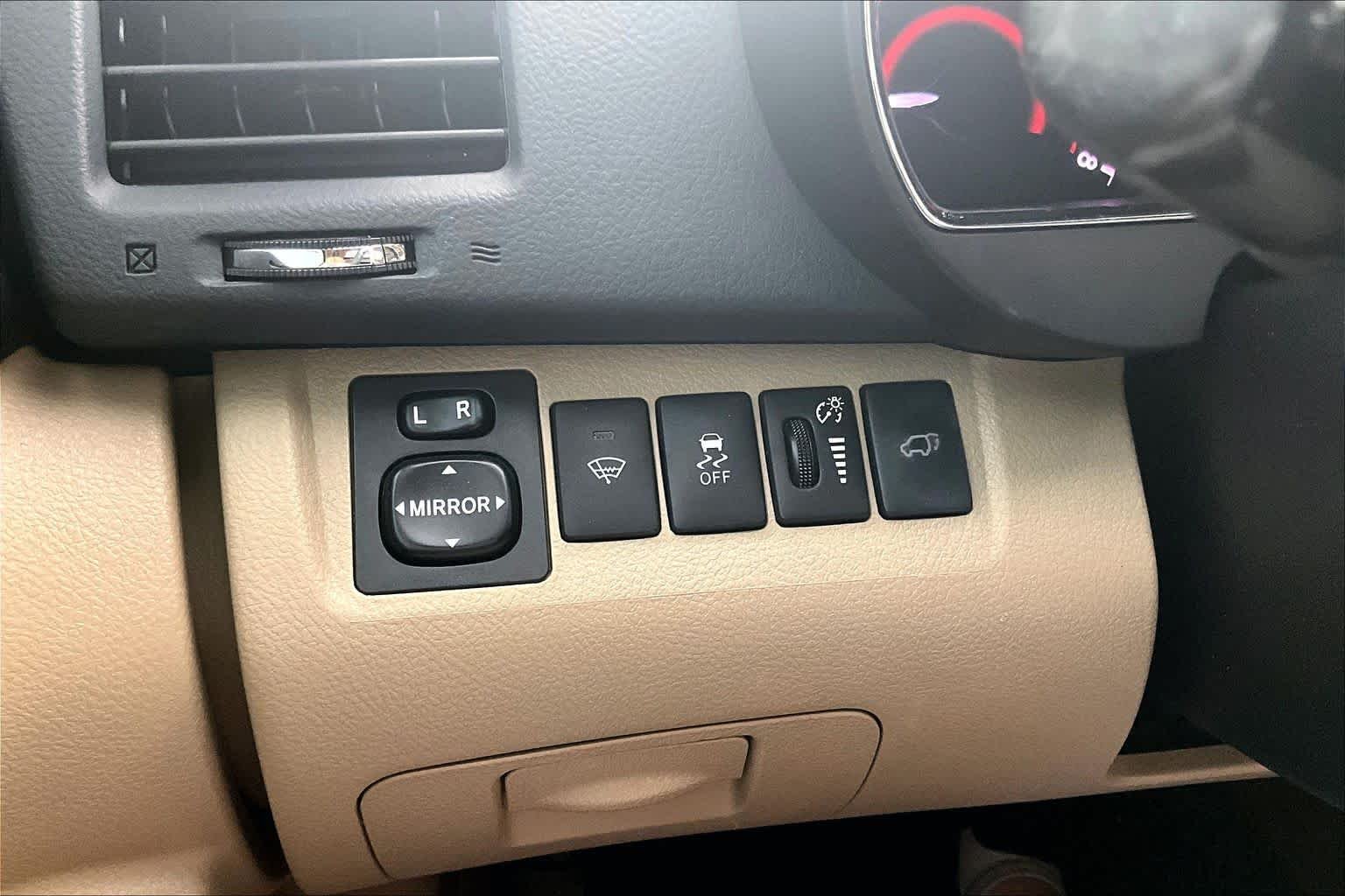 Used 2013 Black Toyota SE image 31