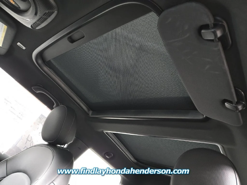 Used 2022 Island Blue Metallic MINI Oxford Edition image 13