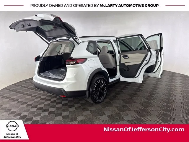 New 2026 Everest White Pearl TriCoat Nissan Dark Armor™ image 14