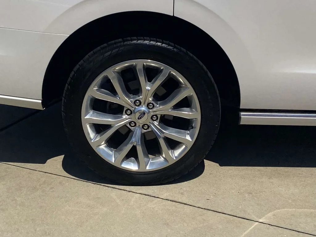 Used 2019 White Ford Platinum image 11