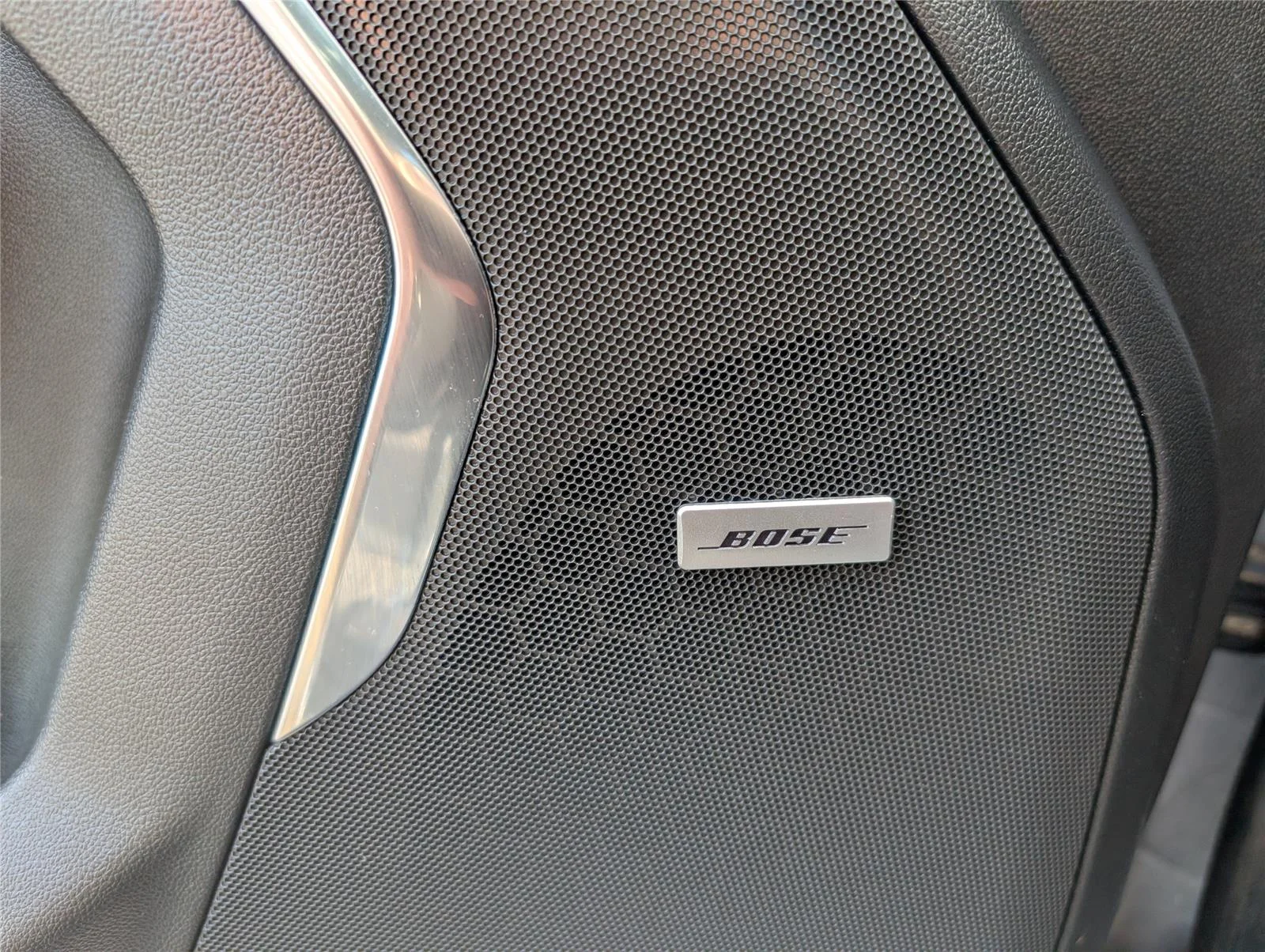 Used 2022 Black Chevrolet Z71 image 22