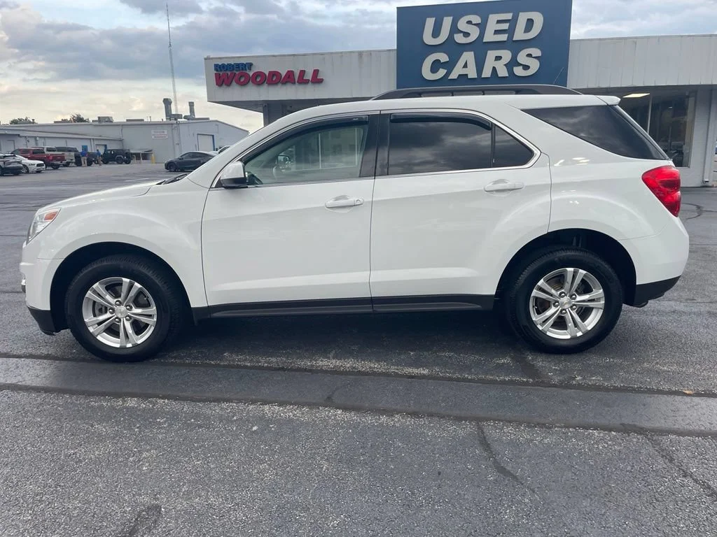 Used 2015 SUMMIT WHITE Chevrolet LT image 4