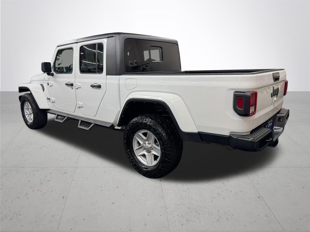 Used 2022 White Jeep Sport image 4