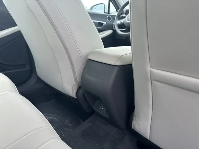 2025 Hyundai Sonata SE - Photo 14