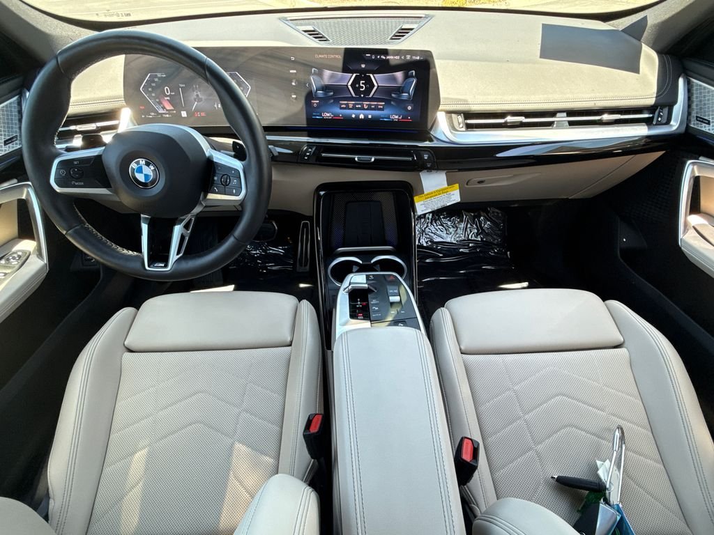 Used 2025 Blue BMW xDrive28i image 19
