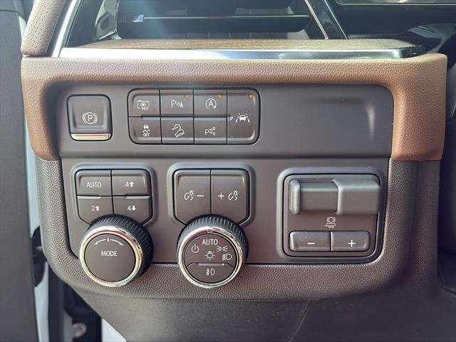 New 2026 Polar White Tricoat Chevrolet High Country image 21