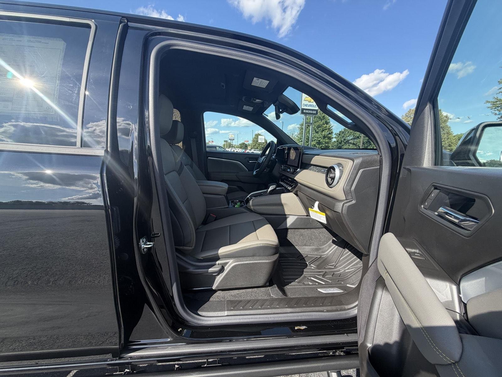 2026 Chevrolet Colorado ZR2 - Photo 10