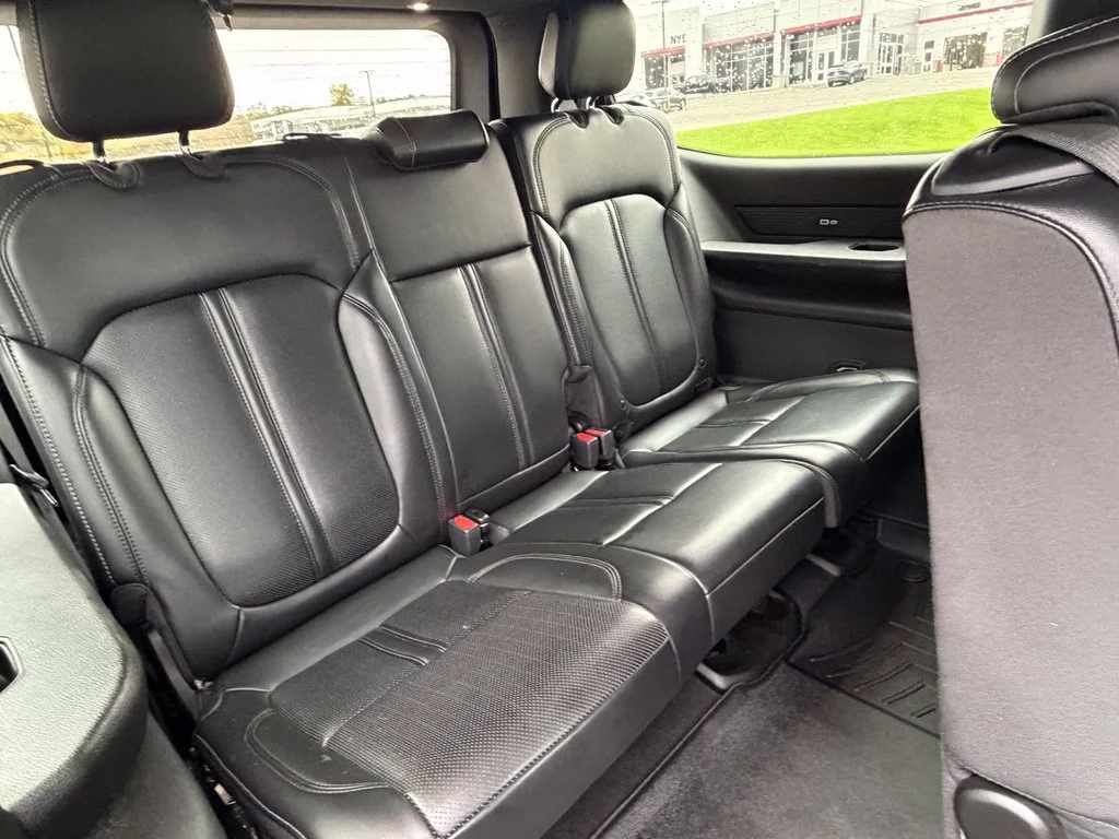 Used 2022 Diamond Black Cry Jeep Series I image 45