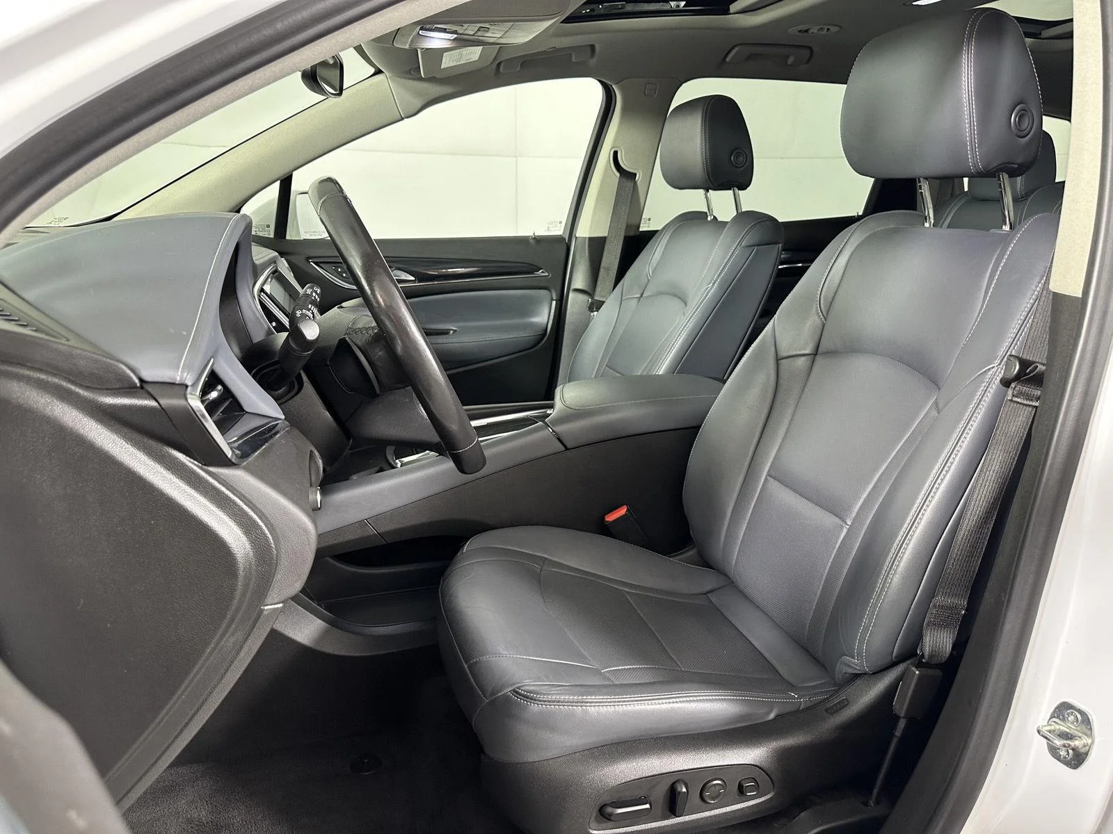 Used 2020 Summit White Buick Premium image 26