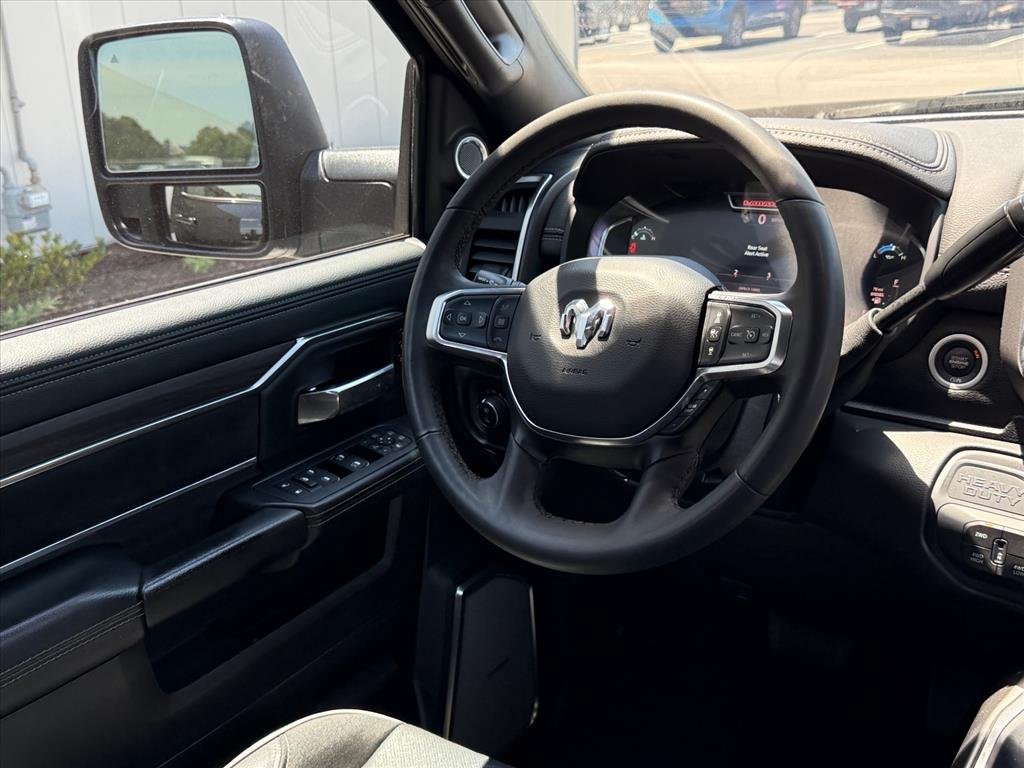 Used 2025 Diamond Black Crystal Pearl Coat Ram Laramie image 10