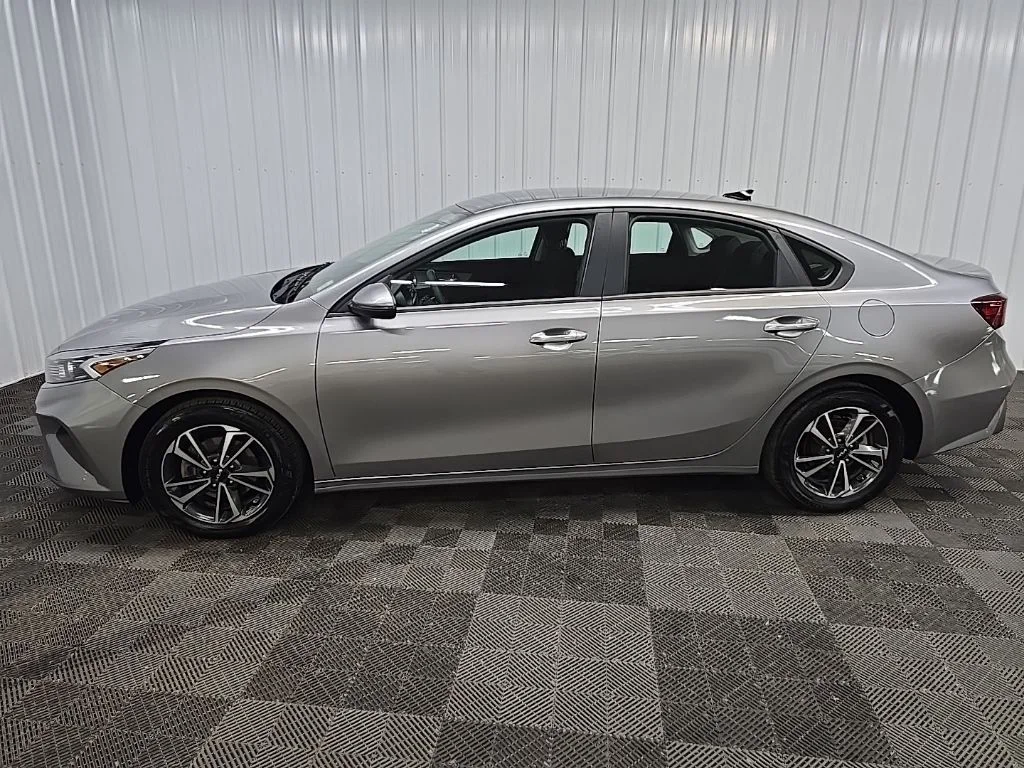 Used 2024 Gray Kia LXS image 5