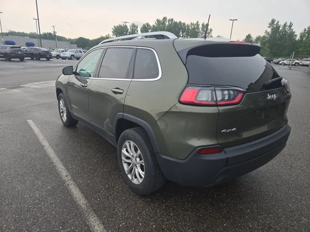 Used 2019 Green Jeep Latitude image 5