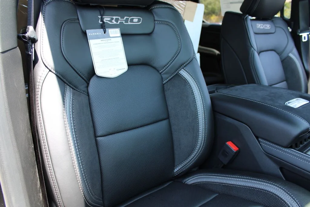 New 2026 Diamond Black Crystal Pearl-Coat Exterior Paint Ram RHO image 13