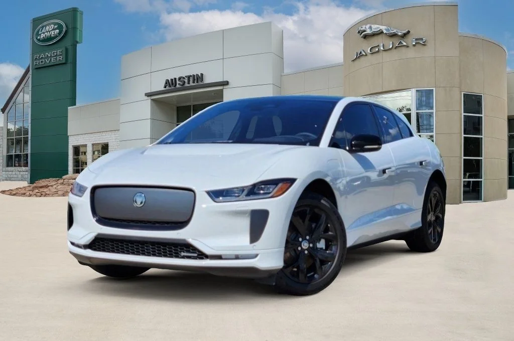 2024 Jaguar I-PACE EV 400 R-Dynamic HSE's photo