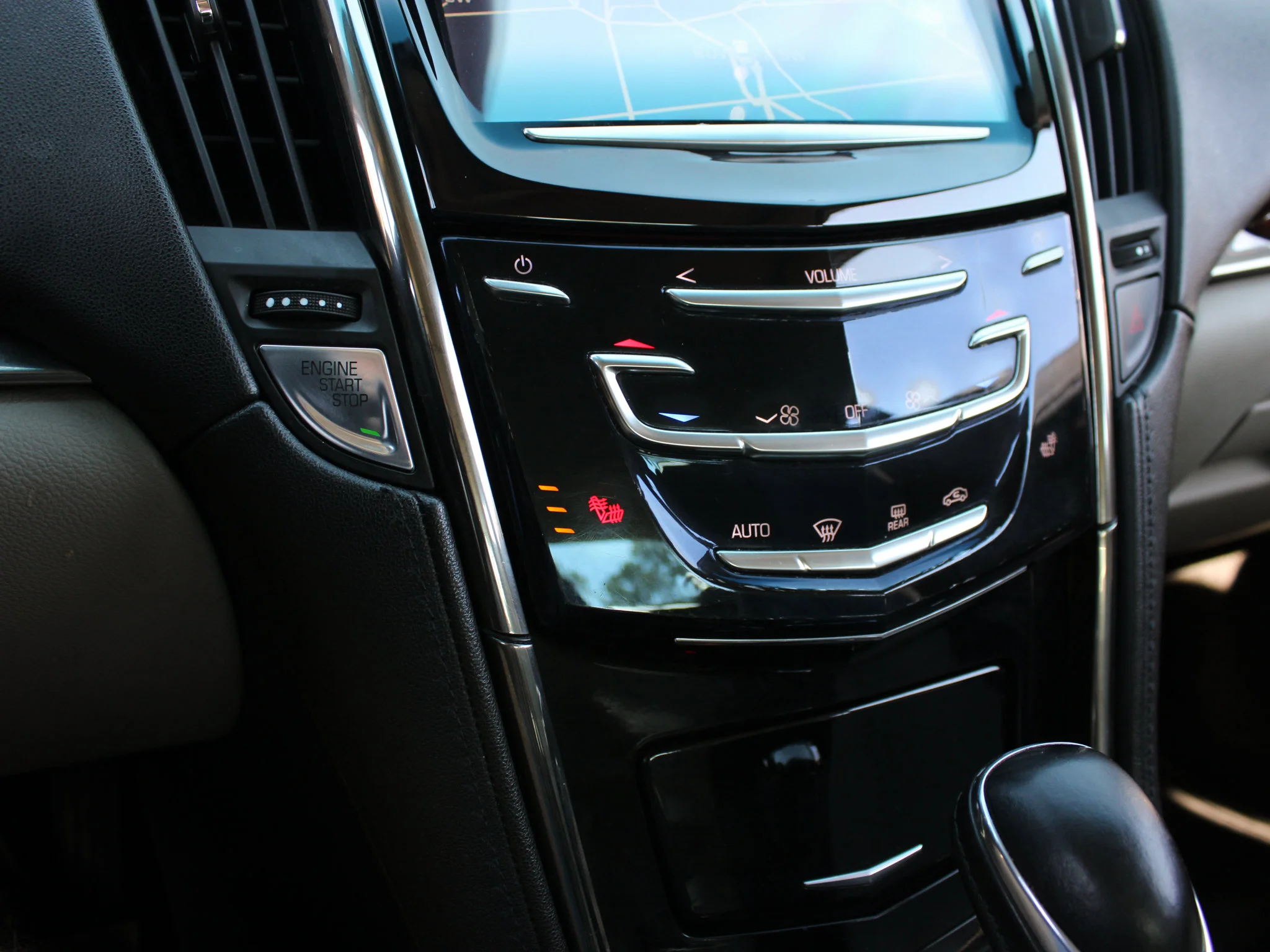 Used 2013 White Cadillac Luxury*No Accidents | Sunroof | BOSE | Heated Seats | Nav | Backup Camera | V6 | 321 HP image 24