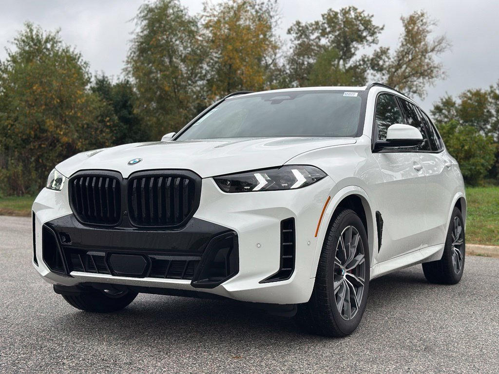 New 2026 Alpine White BMW xDrive40i image 3