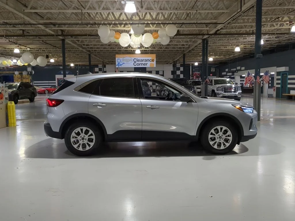 Used 2024 Silver Ford Active image 7