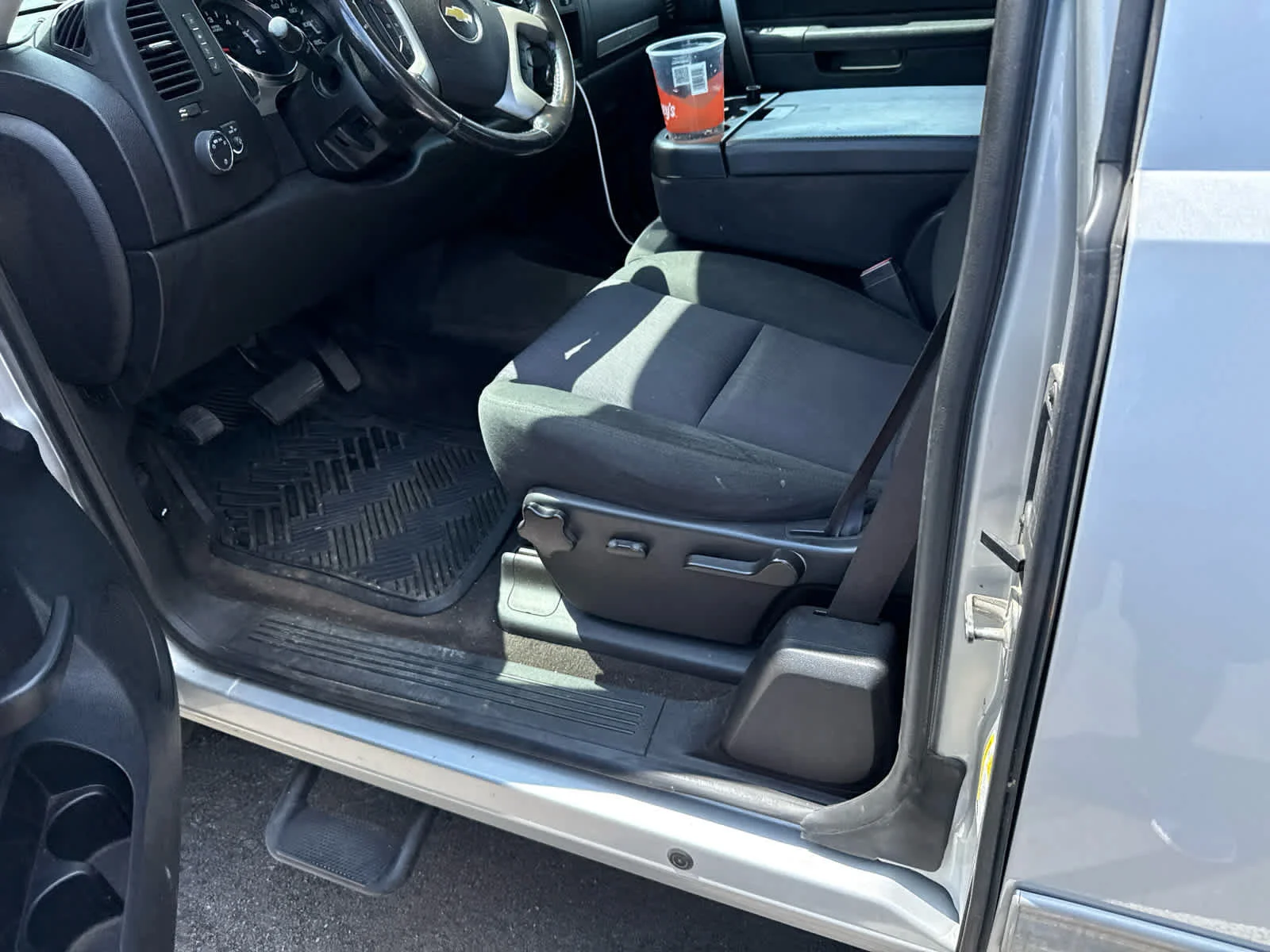 Used 2013 Silver Ice Metallic Chevrolet LT image 6