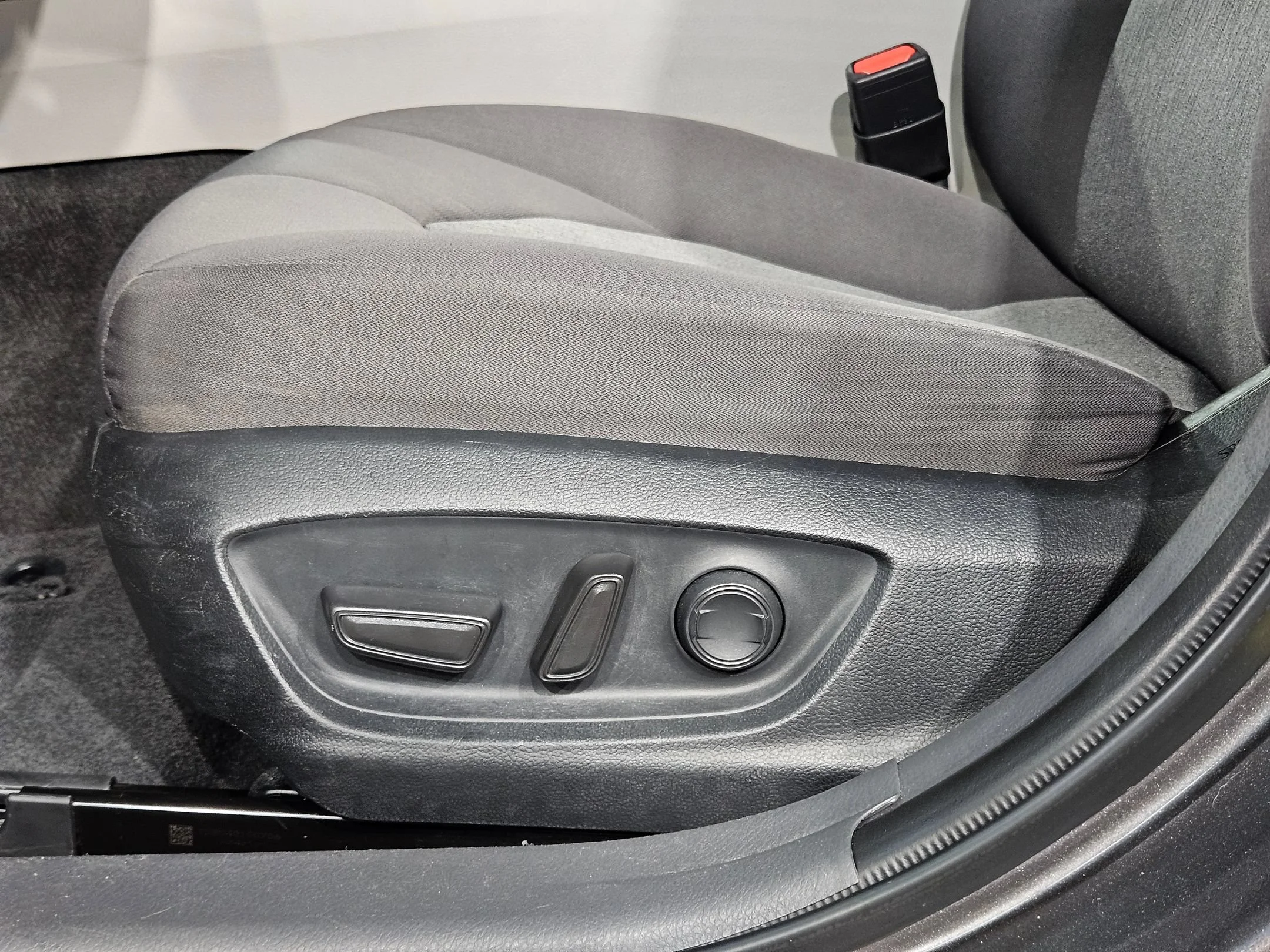 Used 2023 Predawn Gray Mica Toyota LE image 22