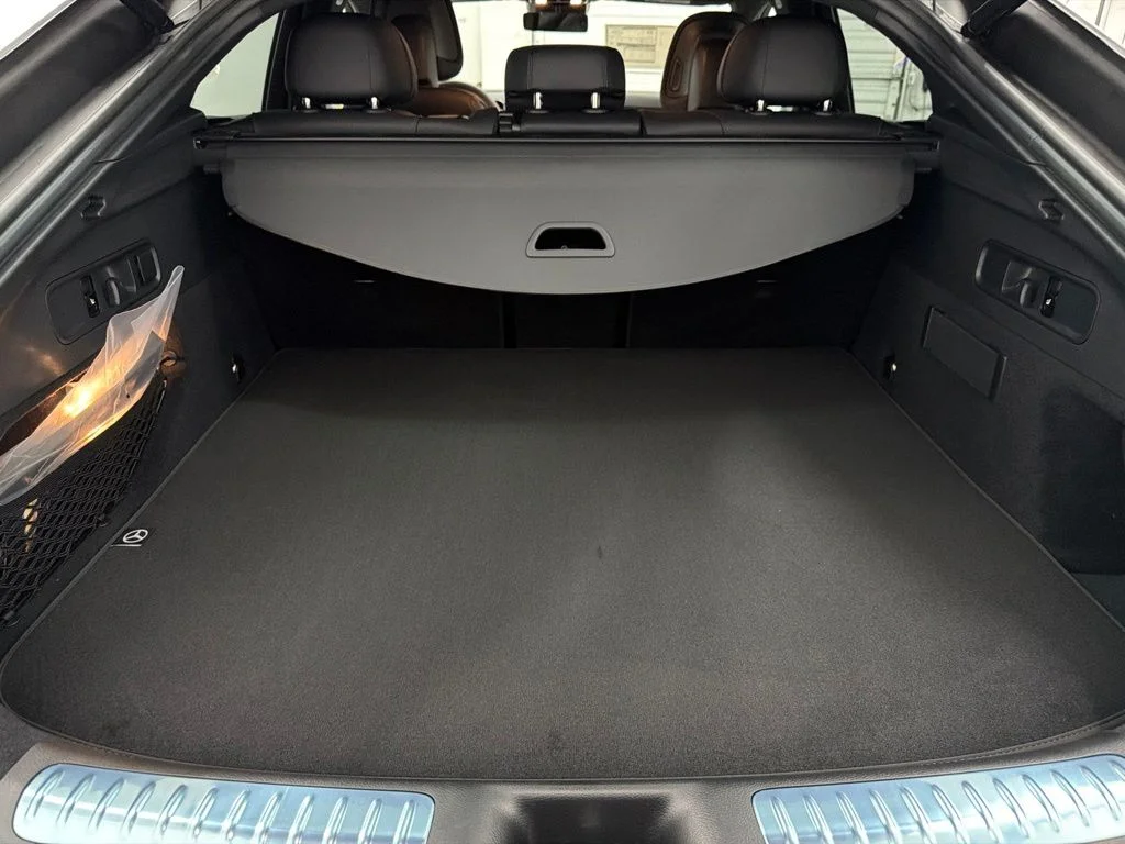 New 2027 White Mercedes-Benz GLC 300 image 25