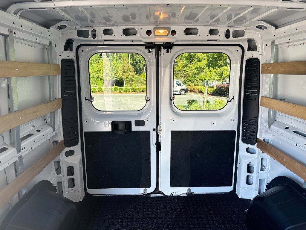 Used 2025 White Ram Base image 13