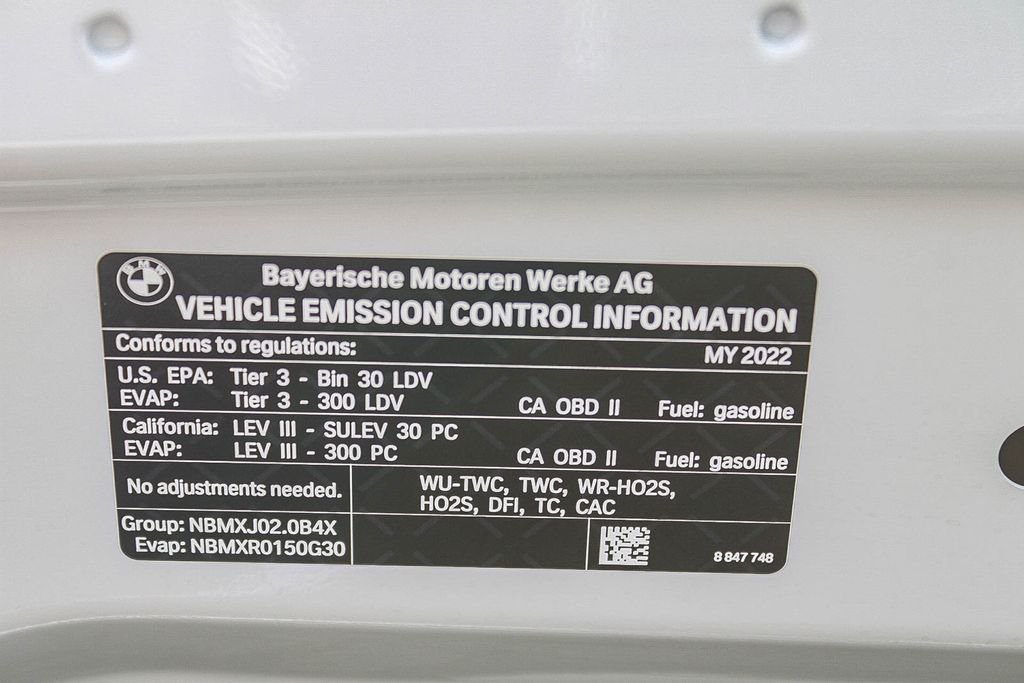 Used 2022 White BMW sDrive30i image 27