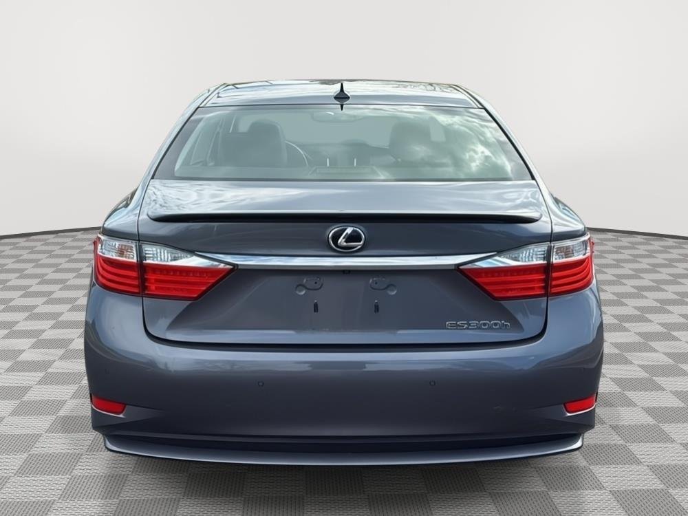Used 2014 Nebula Gray Pearl Lexus Hybrid image 14