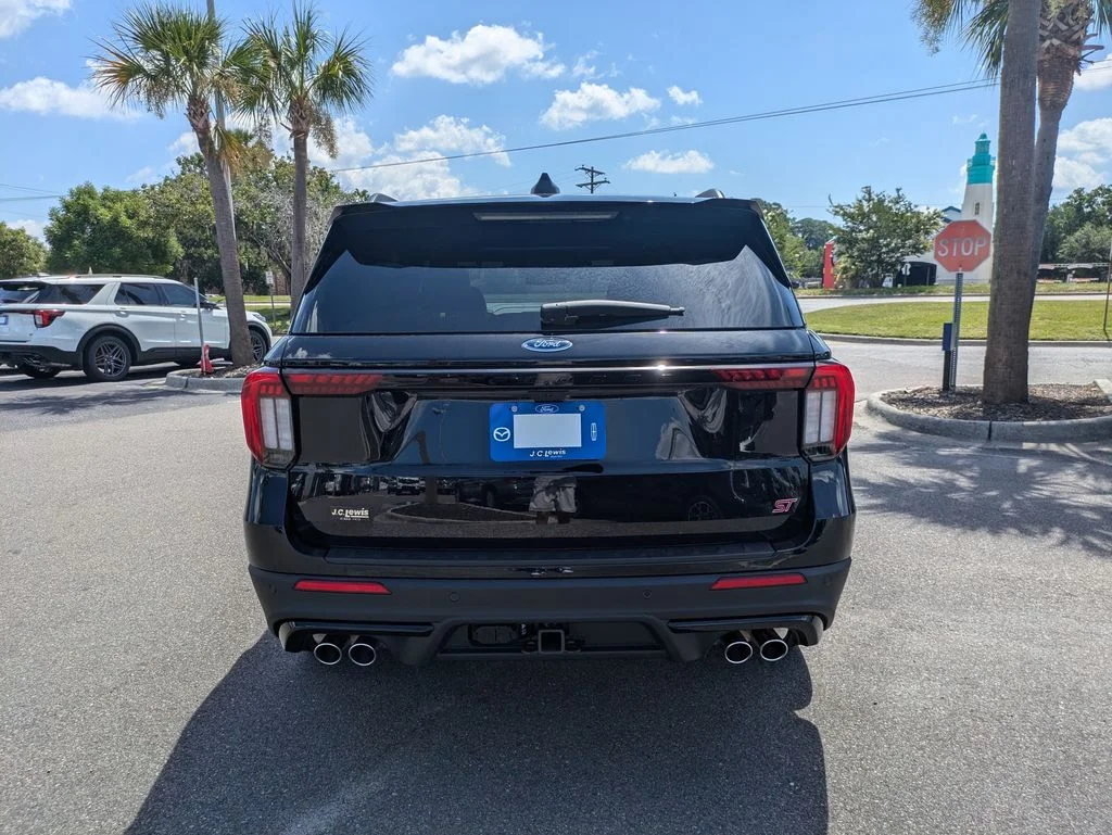 New 2026 Agate Black Metallic Ford ST image 5