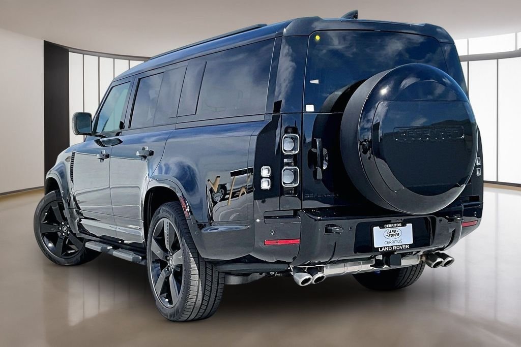 2025 Land Rover Defender V8 - Photo 3