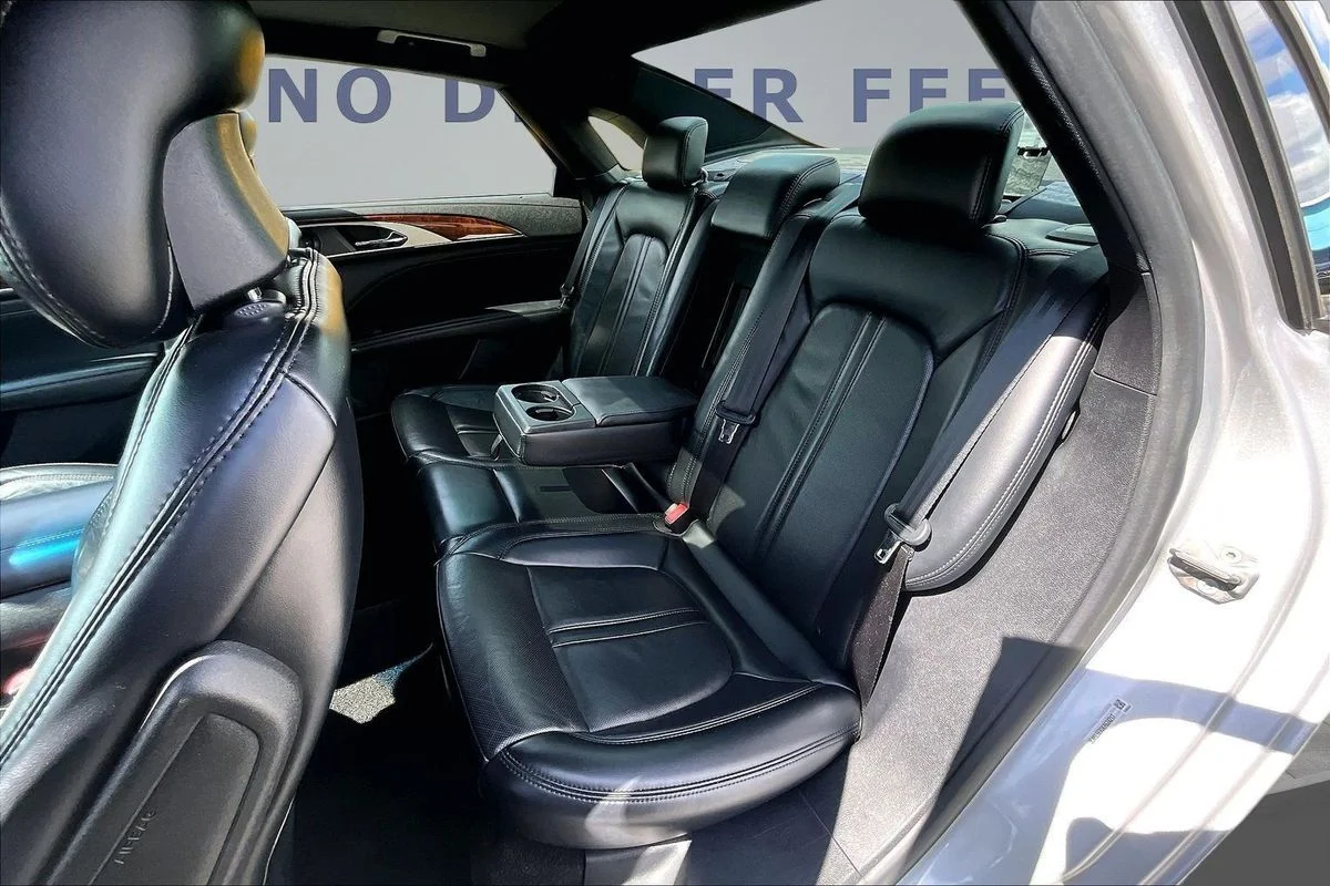 Used 2019 Silver Lincoln Reserve II image 22