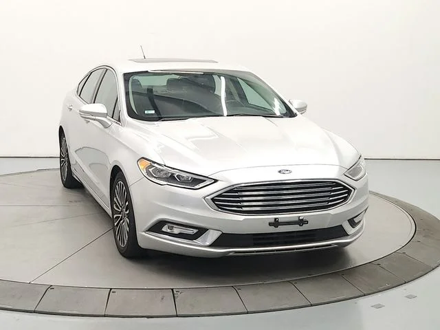 Used 2018 Silver Ford Titanium image 3
